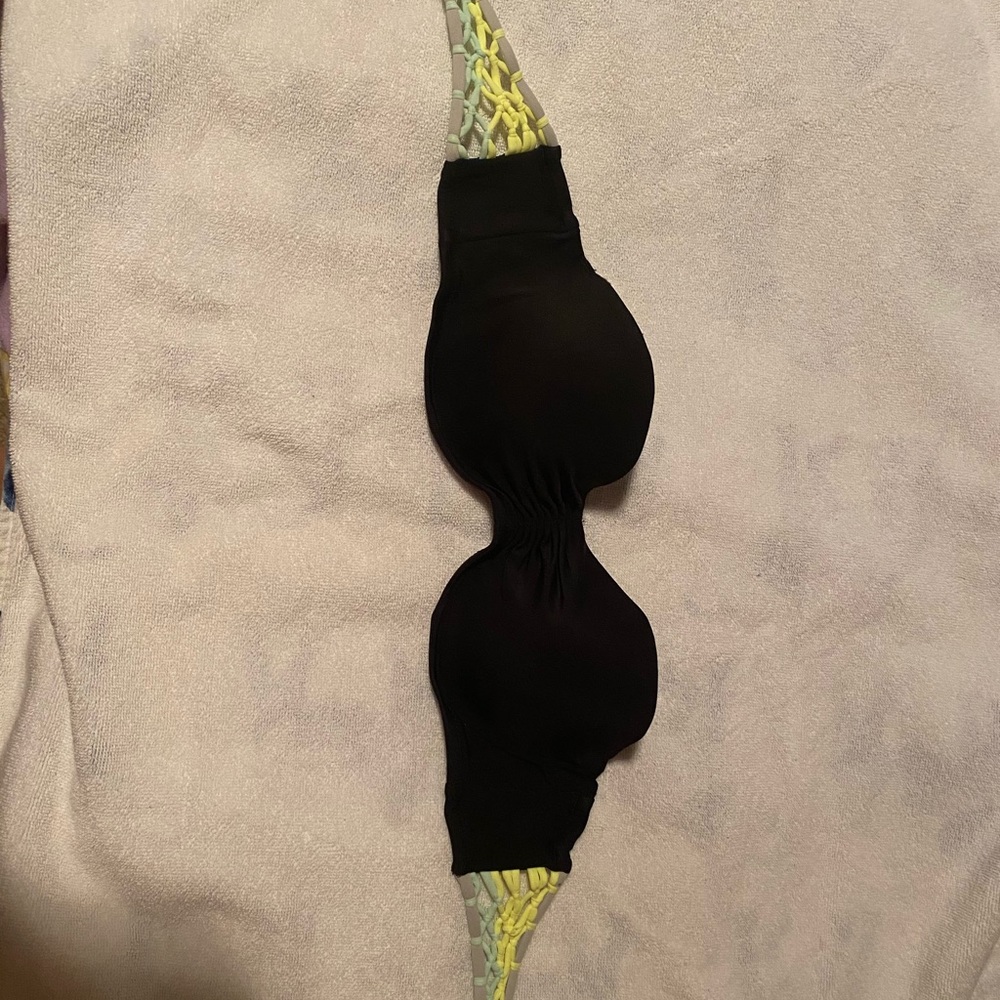 NWOT Strapless bikini w/o straps!